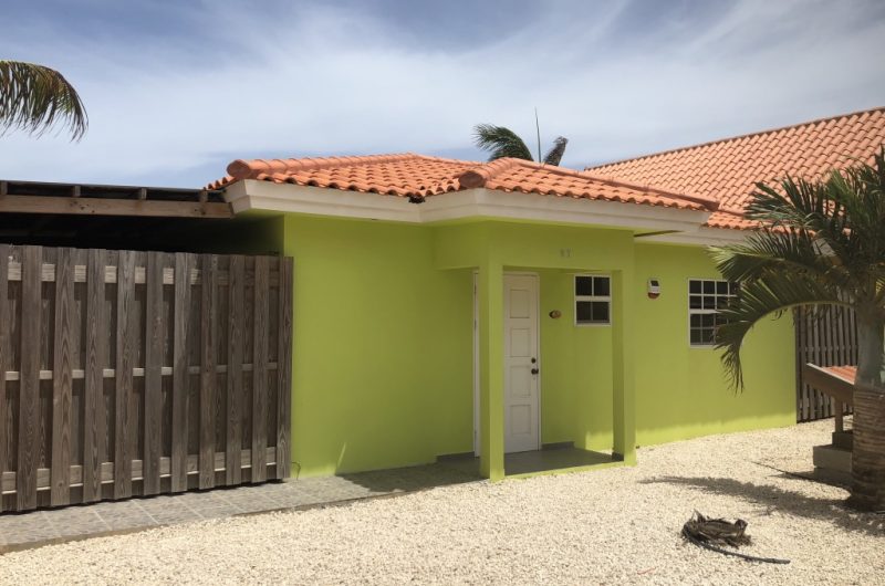 Vrijstaande bungalow met gezamenlijk zwembad